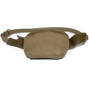 Universal Thread Fanny Pack Otter Brown Faux Leather Zip Strap